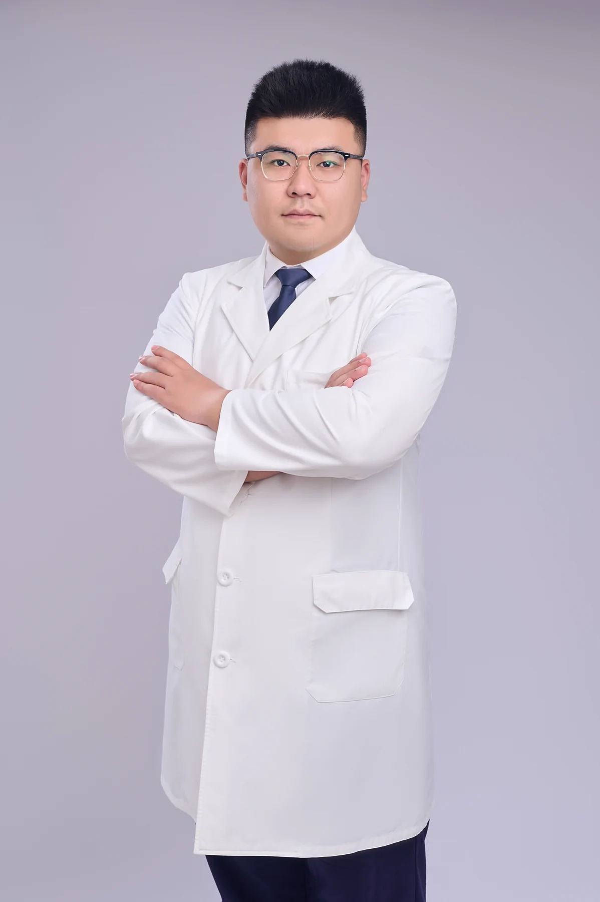 袁昊天执业医师形象照